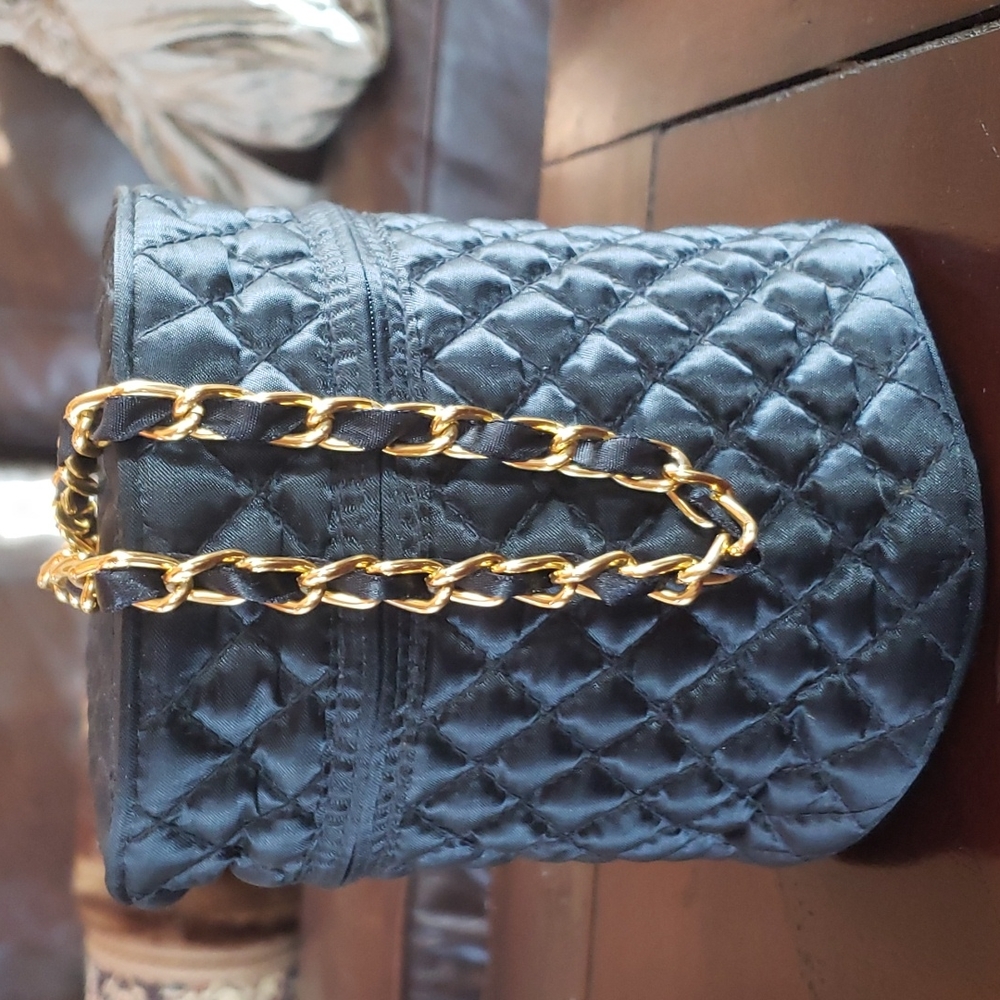 Black Quilt Design Wristlet